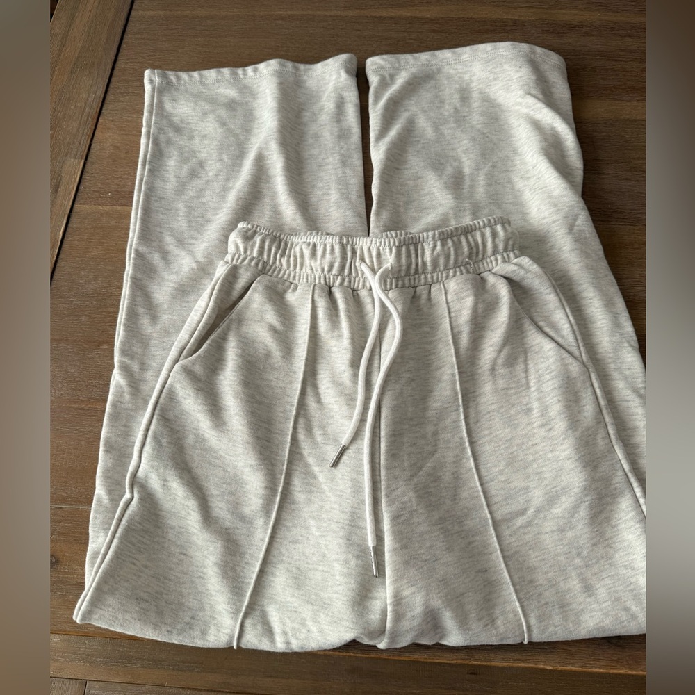 Princess Polly Sweatpants EUC Size 2